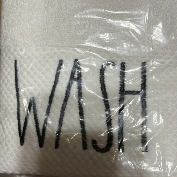 NEW Rae Dunn WASH DRY  Hand Towels NEW BNIP - Picture 8 of 9
